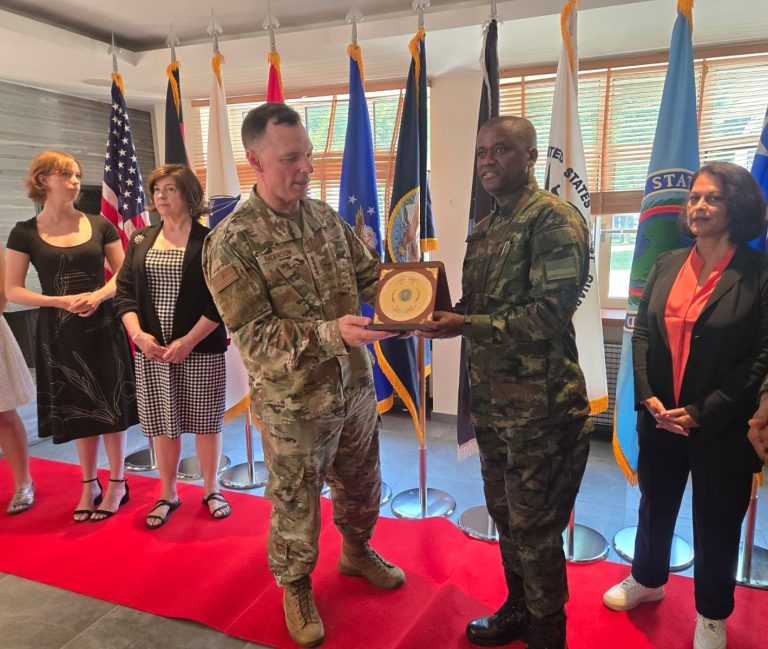 U Rwanda n’Amerika baganiriye ku butwererane bwa gisirikare