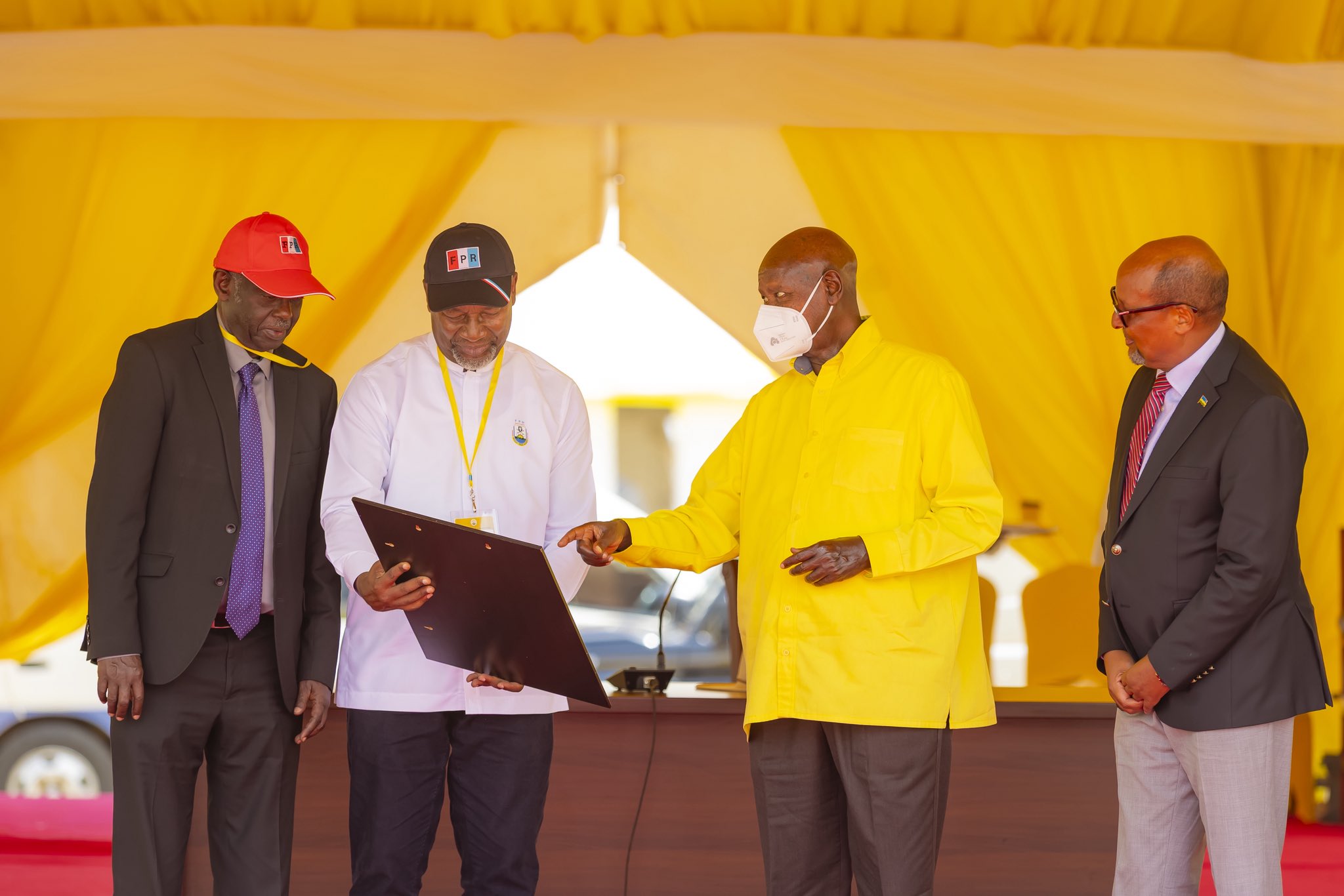 Amb Gasamagera yagaragaje ko Umuryango FPR-Inkotanyi na NRM basangiye byinshi