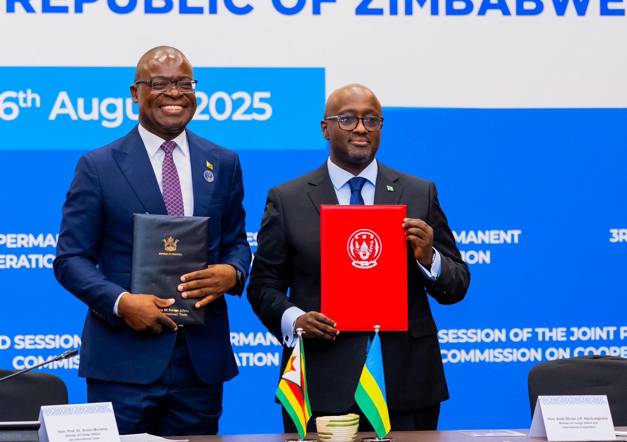 U Rwanda na Zimbabwe byasinyanye amasezerano mu nzego 5