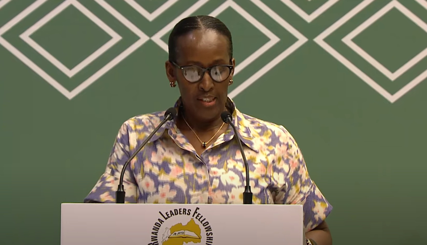 Madamu Jeannette Kagame yanenze abashyira imbaraga mu gutegura ubukwe kurusha urugo