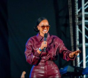 Miss Mutesi Jolly mu batanze akayabo kuri Vibraniun Album