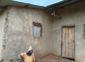 Karongi: Arashimira Leta yamwubakiye ikamukura mu bwigunge 