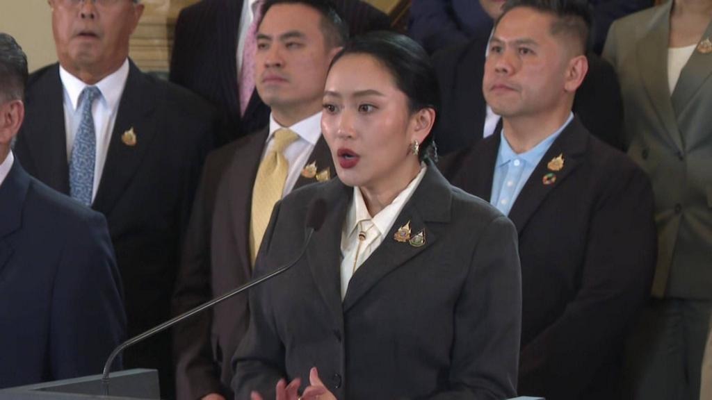 Thailand: Urukiko rweguje Minisitiri w’Intebe kubera ubugambanyi