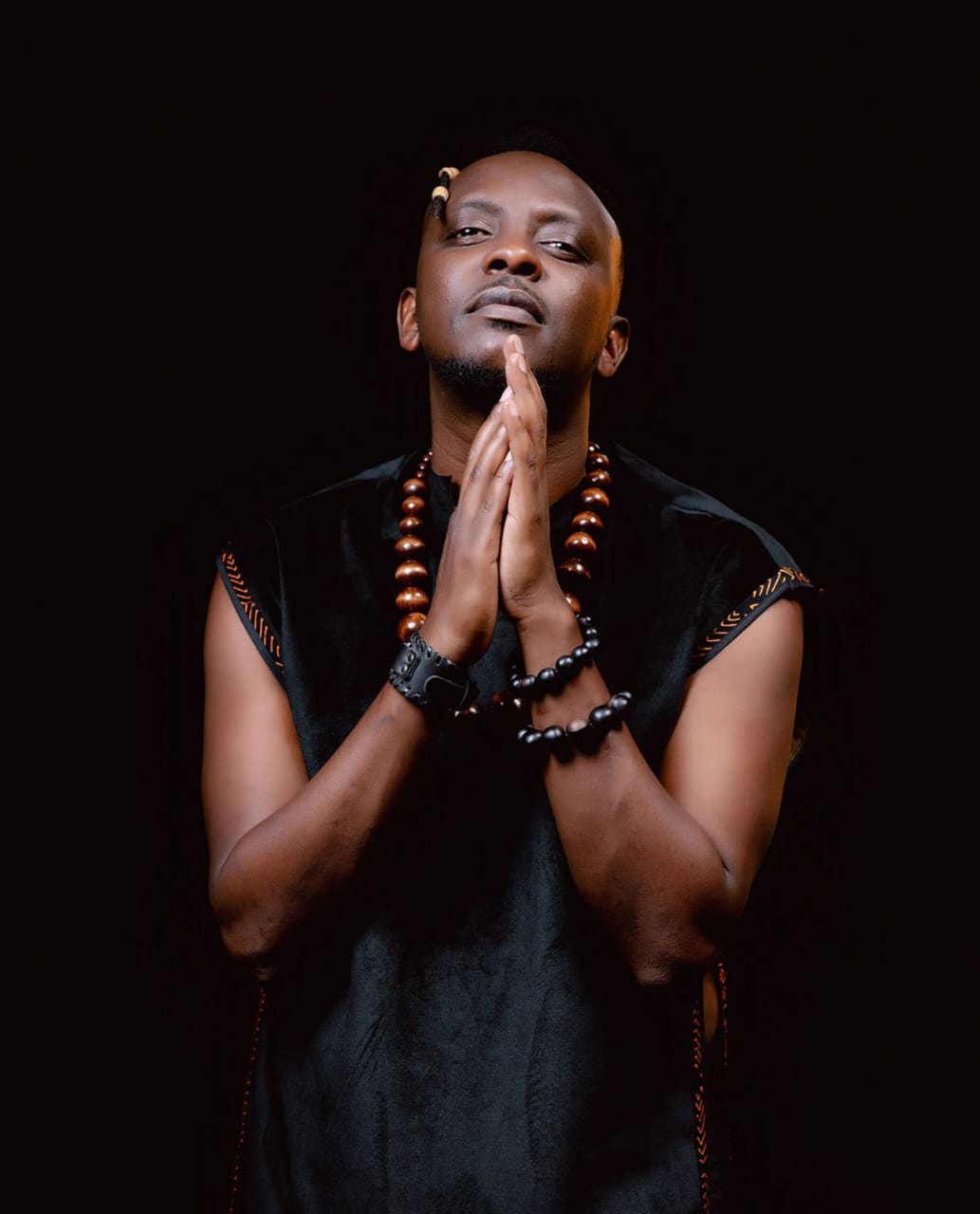 Jules Sentore yaganuje Abanyarwanda Alubumu yise Umudende