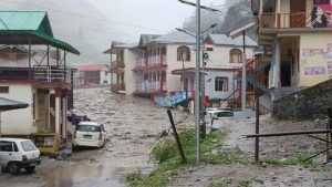 Abarenga 100 baburiwe irengero abandi bicwa n’imyuzure mu Buhinde