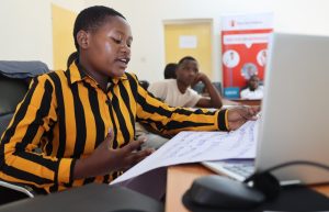 REMA yijeje abana kubatangira ibitekerezo byabo ku mihindagurikire y’ibihe