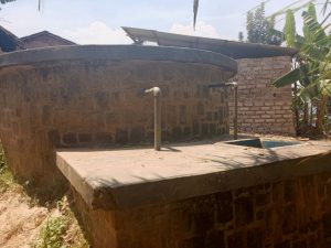 Rubavu: Babangamiwe n’urugendo rw’amasaha 4 bakora bagiye gushaka amazi meza