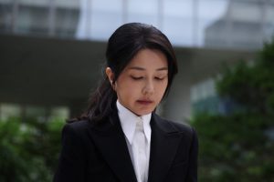 Koreya y’Epfo: Umugore w’uwahoze ari Perezida wafunzwe na we yatawe muri yombi