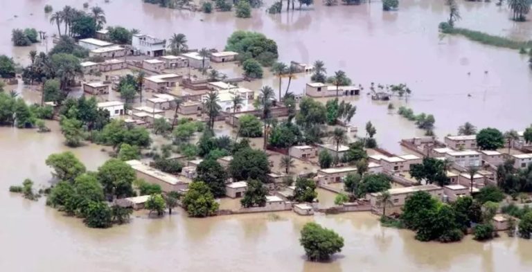 Pakistan: Abarenga ibihumbi 150 bimuwe kubera imyuzure