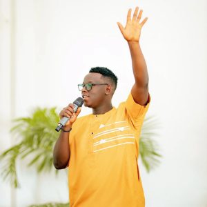 Manzi Music yatangiye urugendo nk’umuhanzi ku giti cye