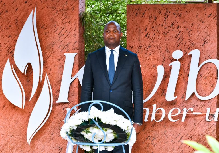 Perezida Daniel Chapo yunamiye abazize Jenoside yakorewe Abatutsi 
