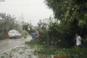 Philippines: Inkubi y’umuyaga ‘Bualoi’ yahitanye 3 ikura 400 000 mu byabo