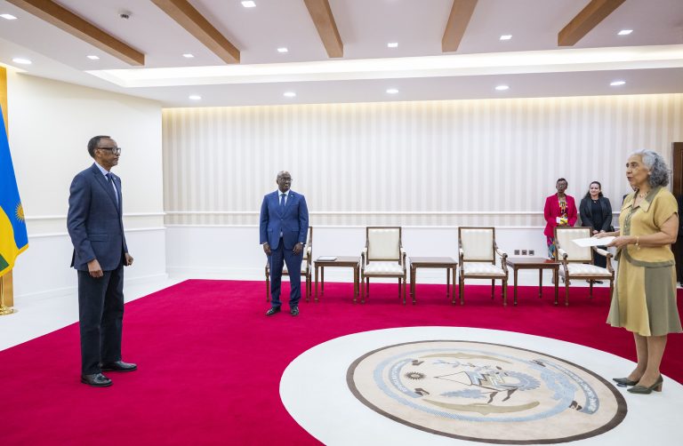 Imbamutima za ba Ambasaderi bashya 4 bakiriwe na Perezida Kagame