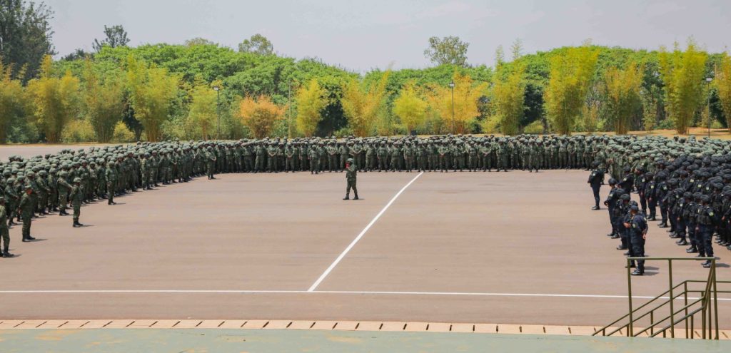 Abasirikare n’Abapolisi bagiye koherezwa mu butumwa muri Mozambique bahawe impanuro