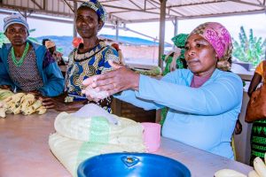 Huye: Abubakiwe isoko barifuza ko ryagurwa ntibakirikwirwamo