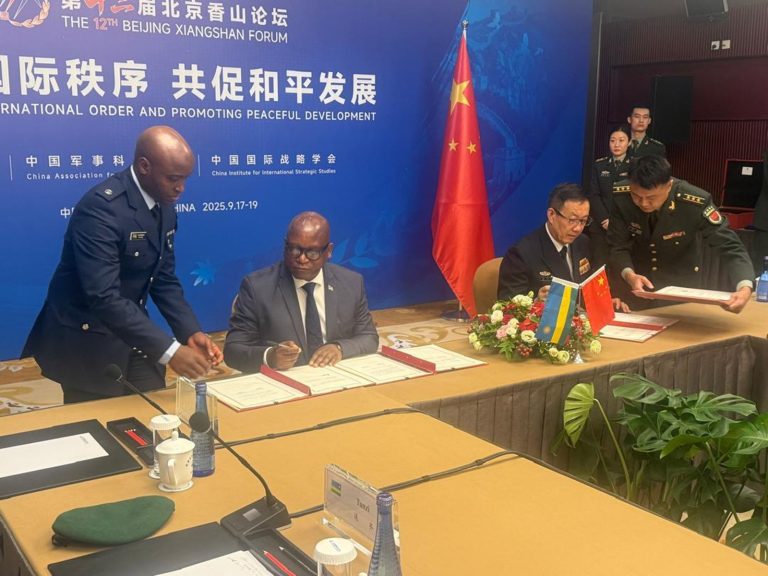 U Rwanda n’u Bushinwa bemeranyije kwagura umubano mu bya gisirikare