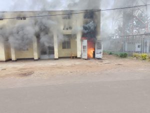 Rusizi: Inyubako y’ubucuruzi yahiriyemo uwarwanaga no kuzimya &nbsp;
