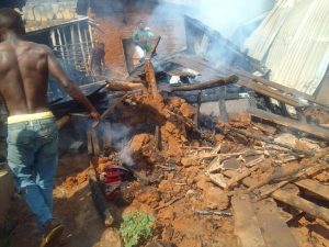 Rusizi:  Uwari umaze iminsi 9 ahishije inzu n’igikoni yari yimukiyemo cyakongotse