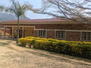 Rusizi: Afungiye gukomeretsa abo inkoko ye yoneye