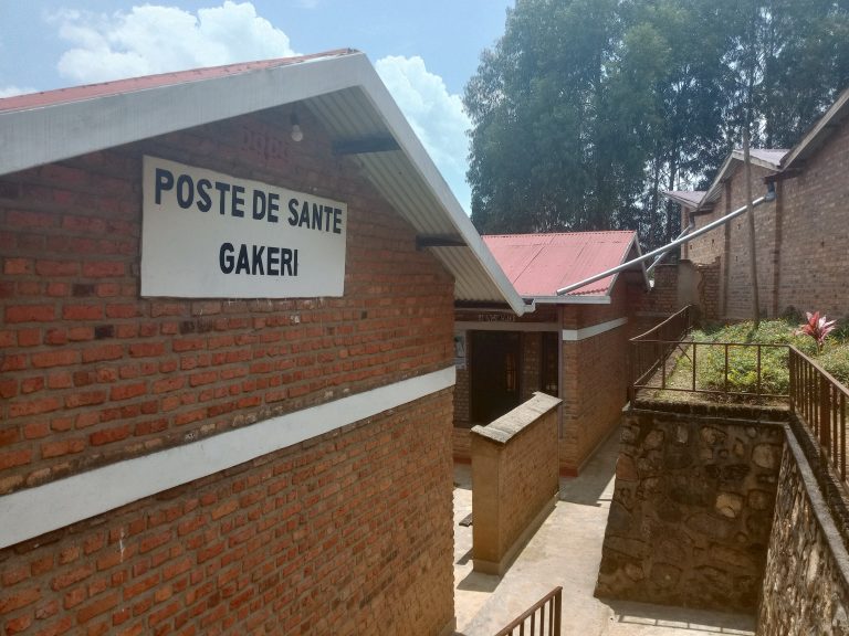 Rutsiro: Ivuriro rya Gakeri ryabarinze guhekwa mu ngobyi bagiye kwivuza