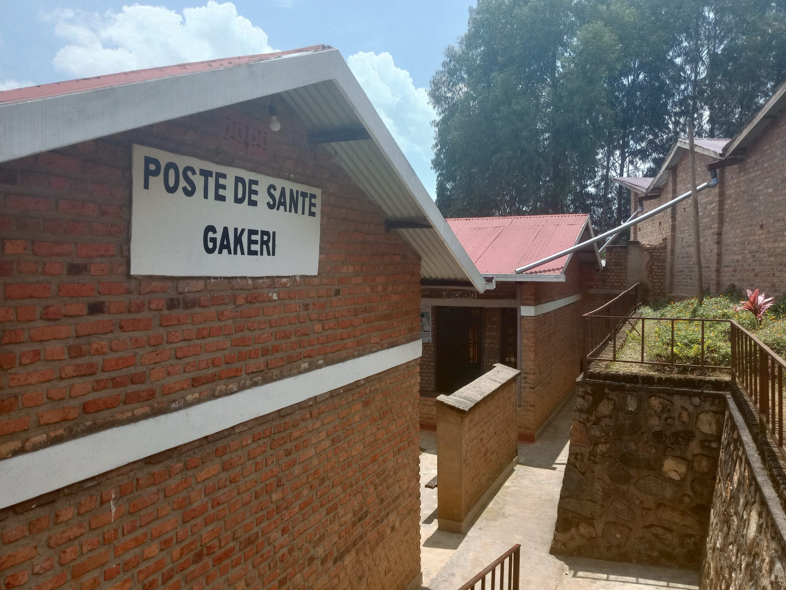 Rutsiro: Ivuriro rya Gakeri ryabarinze guhekwa mu ngobyi bagiye kwivuza