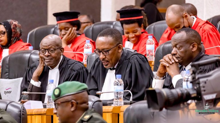 Abavoka bagiye kujya bunganira abantu mu mategeko hakoreshejwe ikoranabuhanga