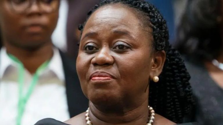 Perezida wa Ghana yirukanye Perezida w’Urukiko rw’Ikirenga