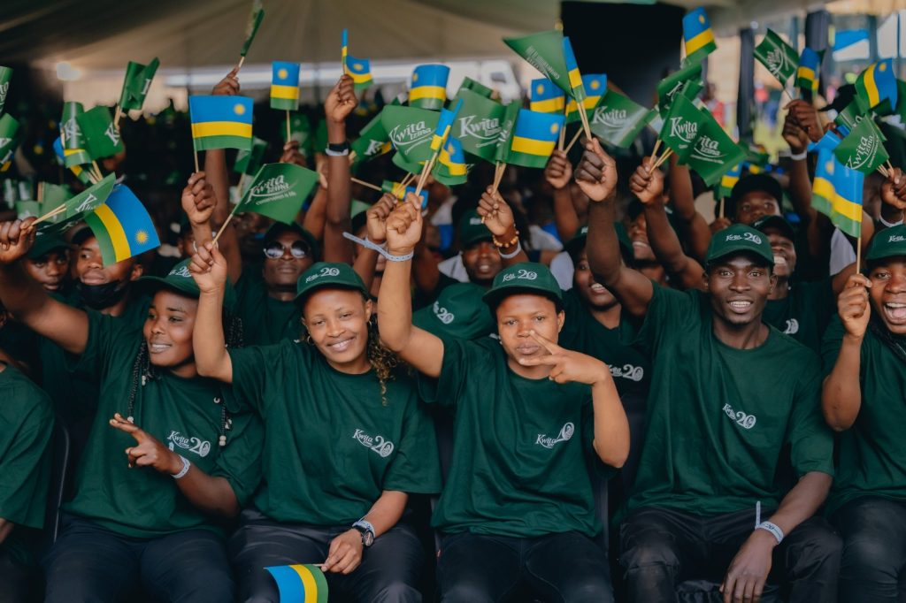 Abarenga ibihumbi 10 bari mu Kinigi mu muhango wo Kwita Izina (Amafoto)