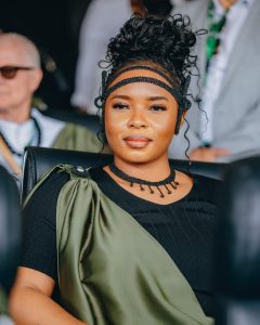 Yemi Alade yashimishijwe n’urugwiro yagaragarijwe n’ingagi