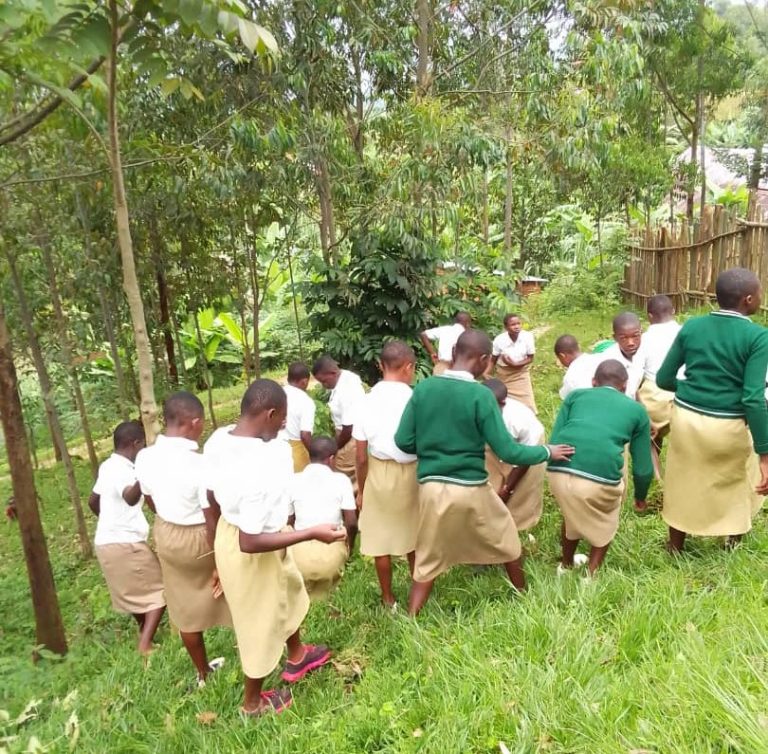 Kalabu z’ibidukikije zafashije abanyeshuri kurushaho kubikunda no kubibungabunga