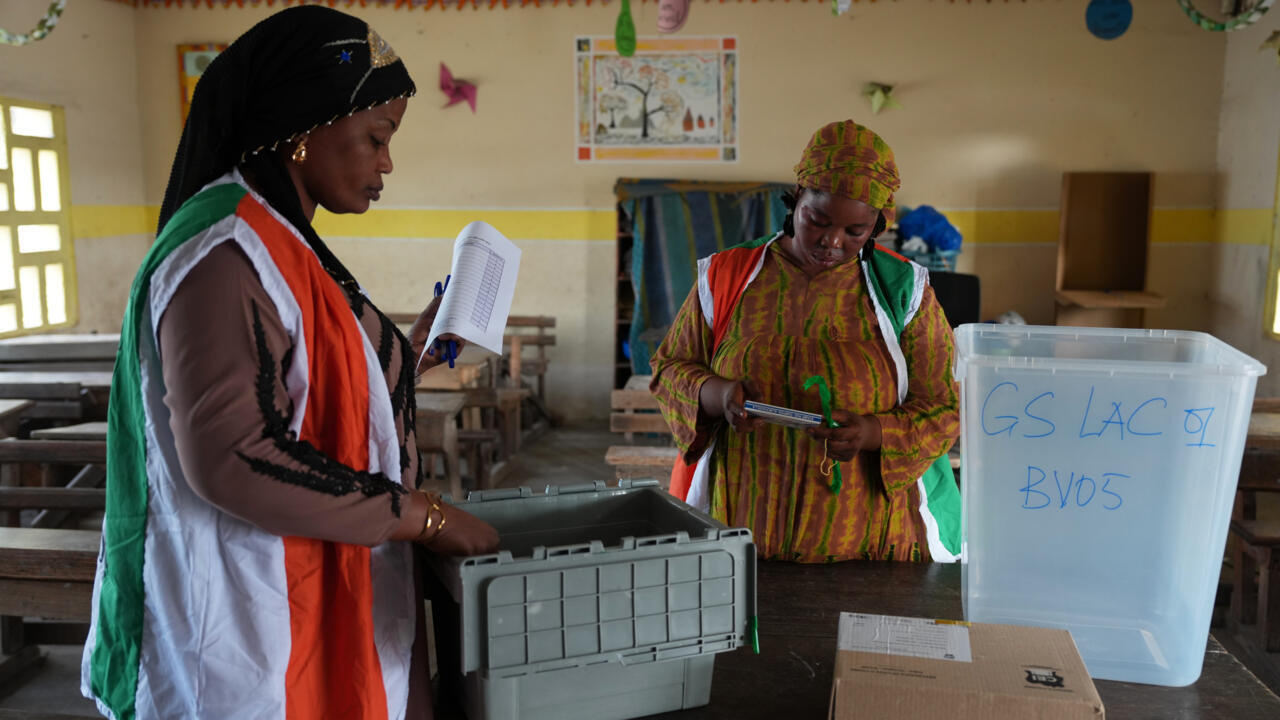 Cote d’Ivoire: Abarenga miliyoni 8 bazindukiye mu matora y’Umukuru w’Igihugu