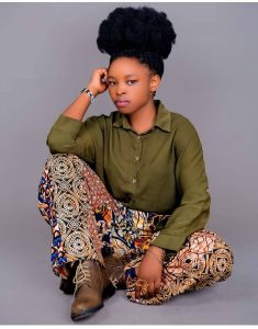 Umusizi Carine agiye kumurika Alubumu ya mbere y’ibisigo