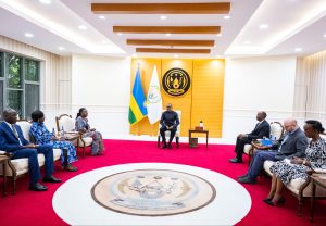 Perezida Kagame yagiranye ibiganiro n’abayoboye Ikigo cya Afurika gishinzwe Imiti