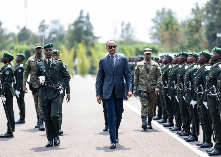 Perezida Kagame yasabye Abofisiye bato binjiye guharanira iterambere&nbsp;