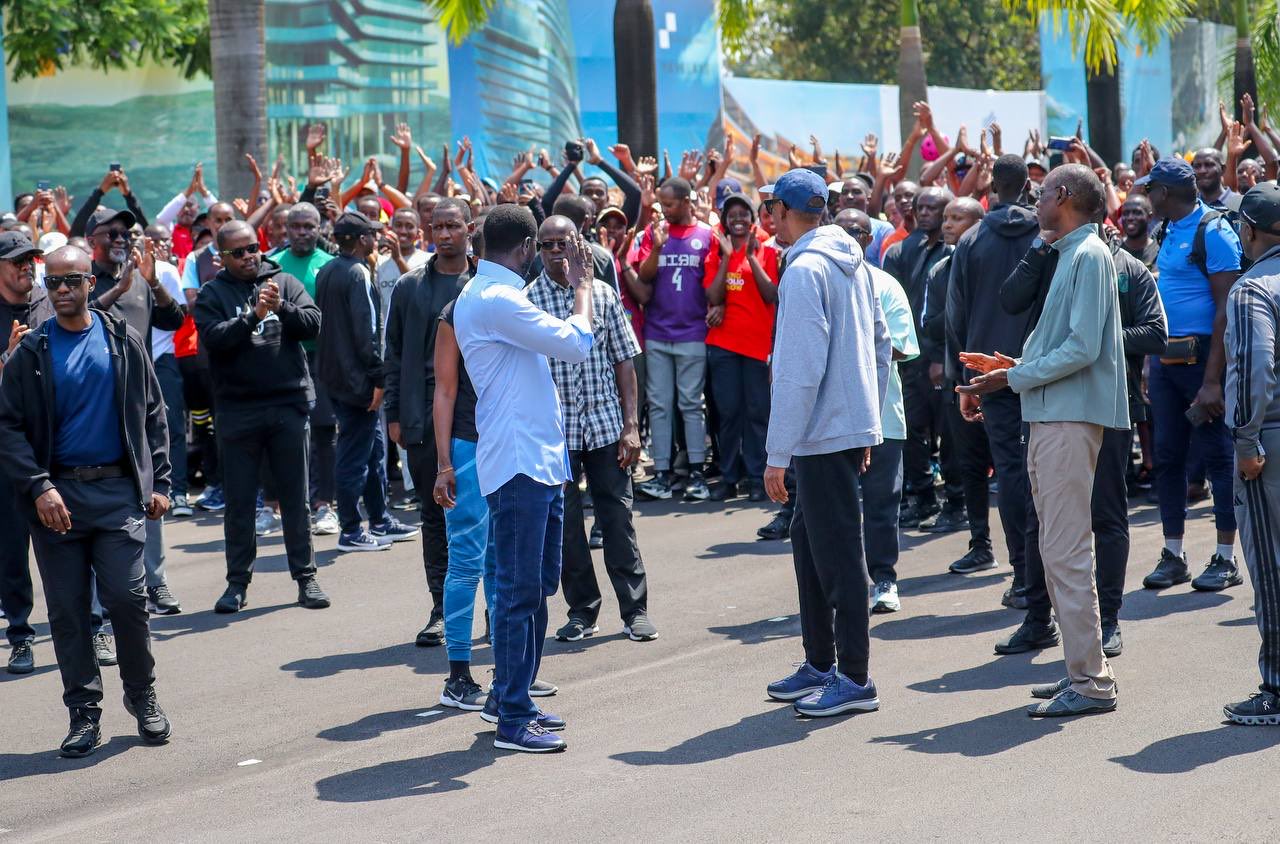 Perezida Kagame na Diomaye Faye wa Sénégal bitabiriye Car Free Day