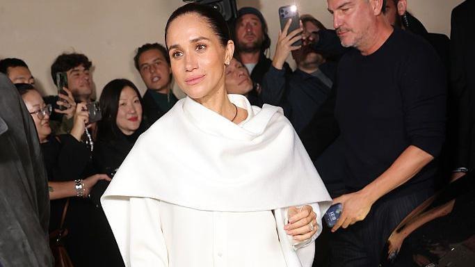 Meghan Markle yatunguranye mu birori bya Paris Fashion Week