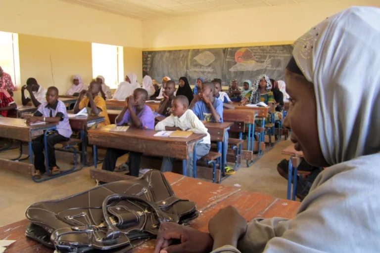 Mali yafunze amashuri kubera kubura kw’ibikomoka kuri peteroli