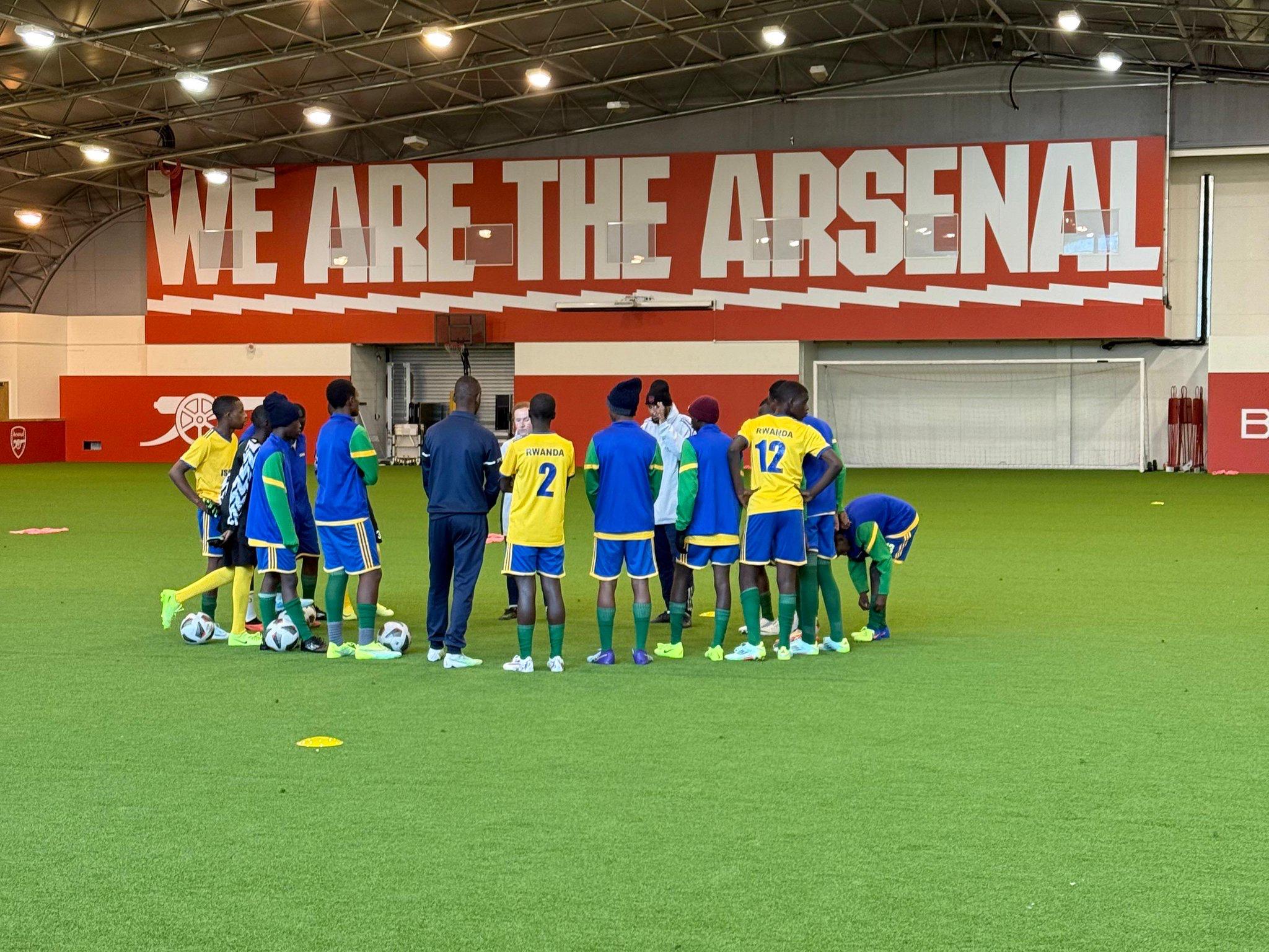 Abanyeshuri b’Abanyarwanda batangiye amahugurwa muri Arsenal FC