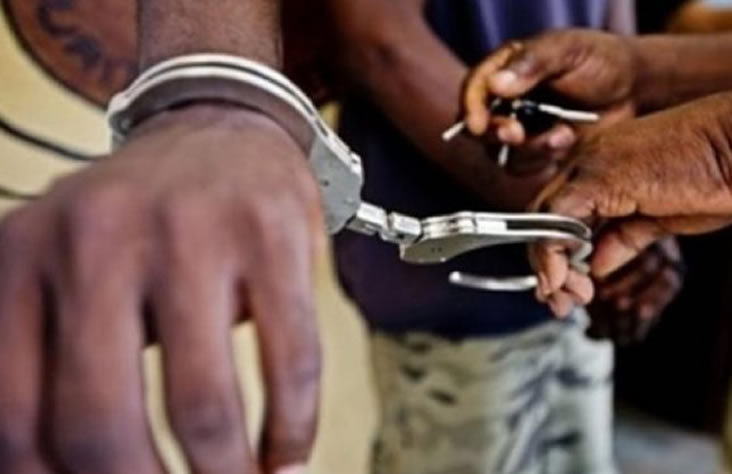 Polisi yataye muri yombi abagabo bashakishwaga kubera ibyaha by’ubujura bakekwaho