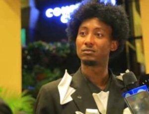 Kibonge yatambutse ku itapi y’umutuku abura icyicaro