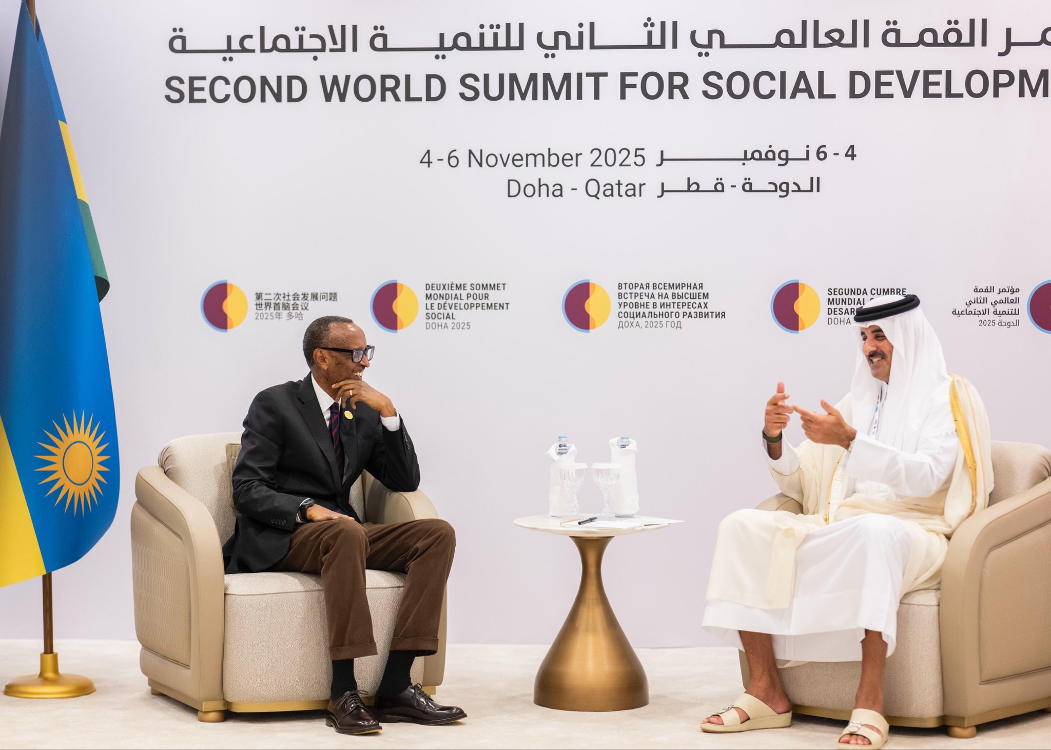 Perezida Kagame yagiranye ibiganiro na Emir wa Qatar