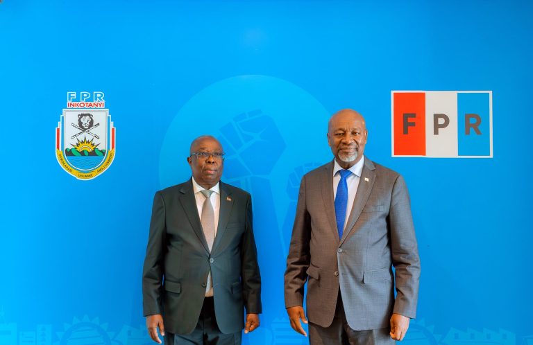 Umunyamabanga Mukuru wa FPR Inkotanyi yaganiriye n’uhagarariye Angola mu Rwanda