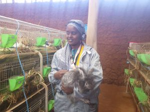 Gatsibo: Umukobwa waminuje yoroye inkwavu ahereye ku 45 000 Frw yihemba 500 000 Frw