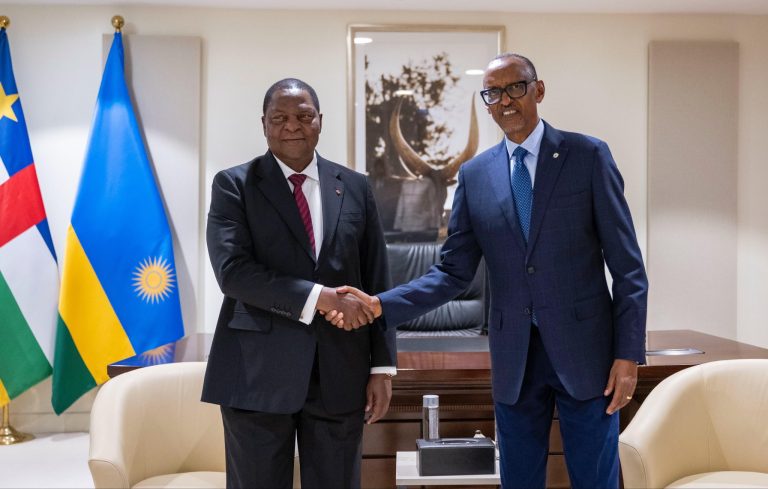 Perezida Kagame yaganiriye na mugenzi we Touadéra ku bufatanye