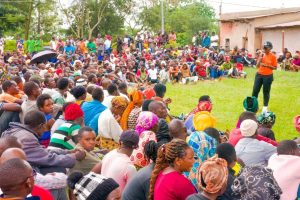 Tugomba kurwanya ubucuruzi bw’abantu- Minisitiri Amb. Nkulikiyinka