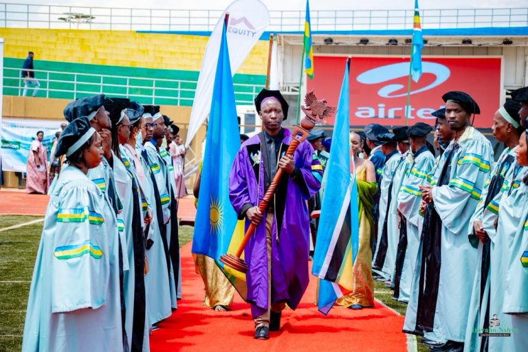 East Africa University Rwanda yashyize ku isoko ry’umurimo abarenga 500 (Amafoto)