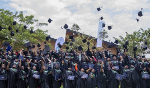 Abasaga 16 000 bemerewe buruse muri Kaminuza z’u Rwanda