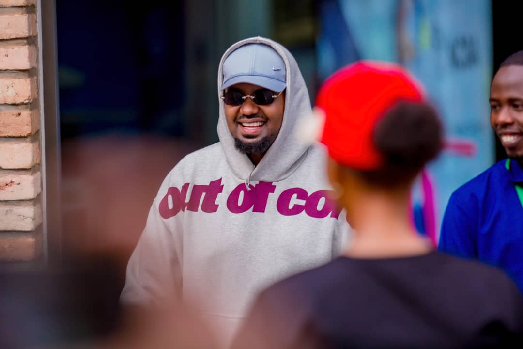 Umuhanzi Kitoko yageze mu Rwanda atangaza ko yari akumbuye abafana be