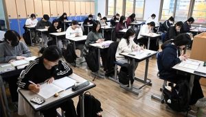 Koreya y’Epfo: Indege zahagaritswe iminota 35 ngo zidasakuriza abanyeshuri bari mu kizami