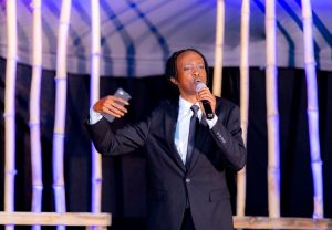 Umunyarwenya Babou yagaragaje icyamukuye mu bazatarama muri Iwacu Comedy show